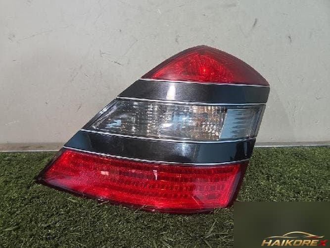 Mercedes-Benz S-Class 2008 — комбинированный фонарь задний правый A2218200264