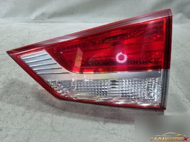 KG Mobility Korando 2014 — белый отделочный элемент (крышка багажника) 8360421500