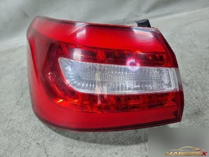 Kia Sportage 2010 — задний фонарь левый (комбинированный)