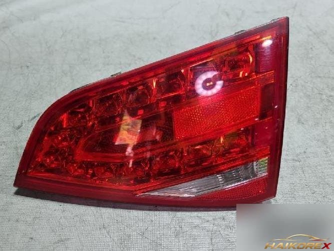 Audi A4 2012 — накладка крышки багажника (с фонарём) 2