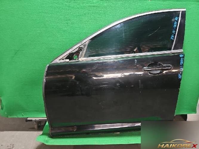Jaguar XF 2013 — передняя дверь левая 8X23-F20125-AB