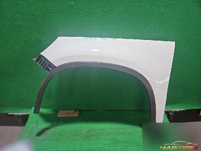 Volkswagen Tiguan 2011 — крыло левое 5N0821105A