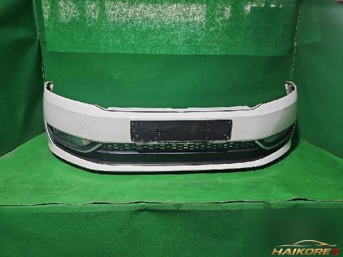 Volkswagen Passat 2015 — бампер передний 561807217C