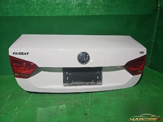 Volkswagen Passat 2015 — дверь багажника 561827025D