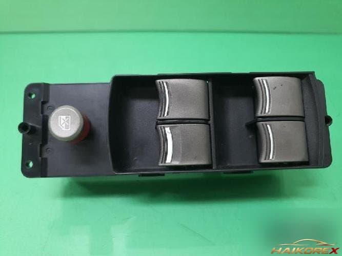Honda Legend 2008 — кнопка стеклоподъемника 1