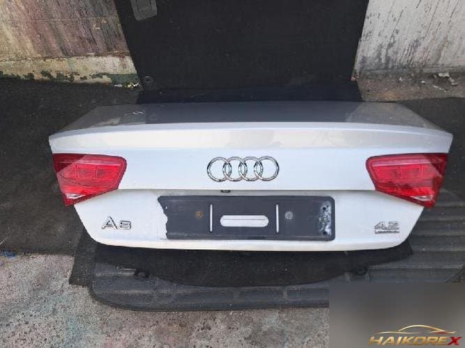 Audi A8 2012 — крышка багажника 3