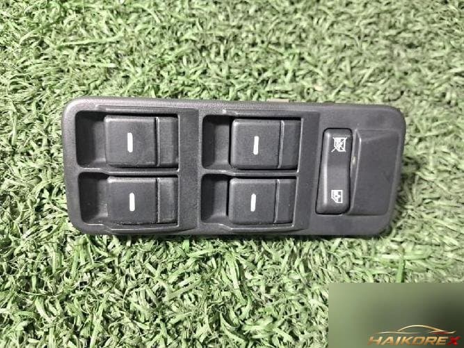 Land Rover Discovery 2007 — кнопка электростеклоподъёмника