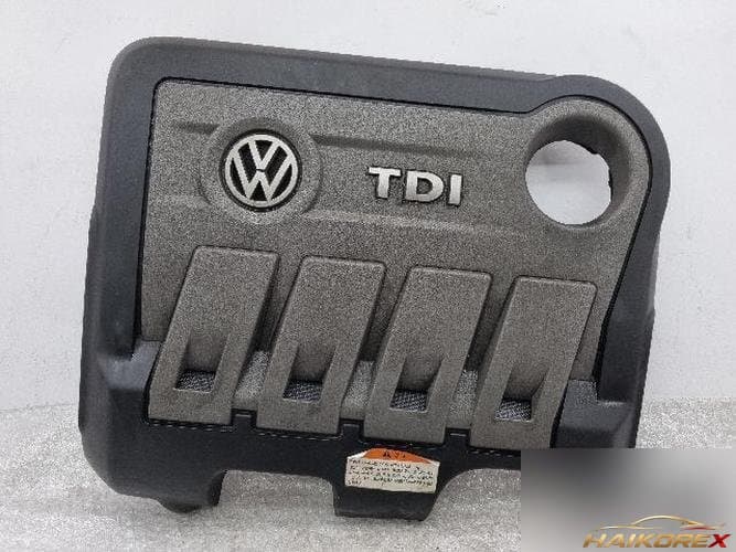Volkswagen CC 2011 — крышка двигателя 03L 103 925 T