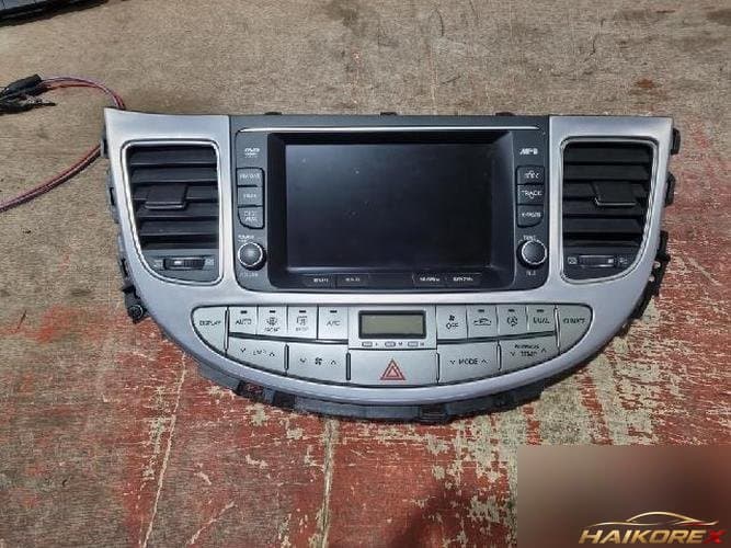 Hyundai Genesis 2012 — монитор AV-системы 96563-3M801