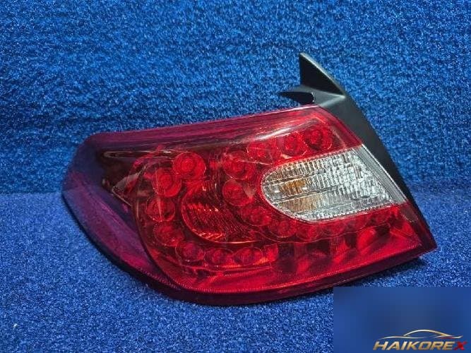 Nissan Fuga 2010 — комбинированный фонарь задний левый (водительский)