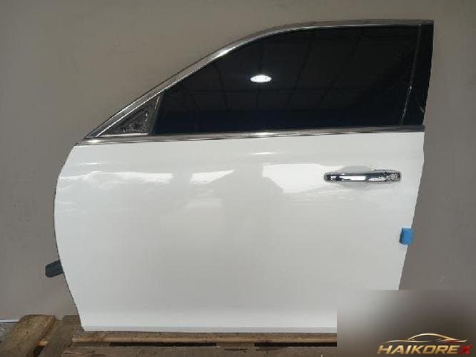 Chrysler 300 2014 — передняя дверь левая