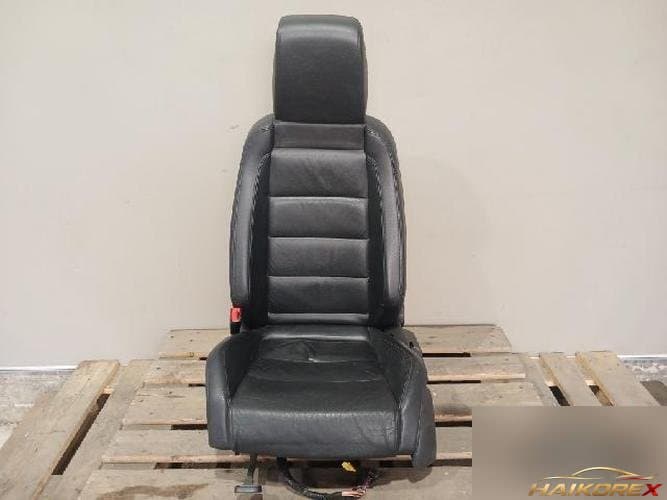 Volkswagen Golf 2012 — сиденье водителя5-дверное