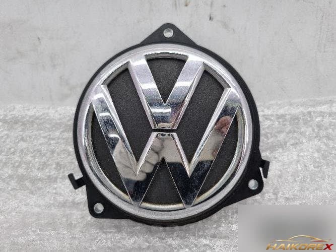 Volkswagen Golf 2012 — эмблема багажника