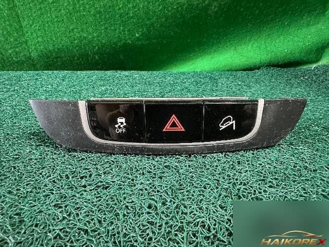 Hyundai Tucson 2011 — кнопка/выключатель аварийной сигнализации