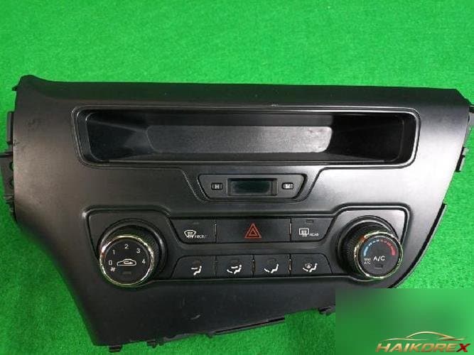Kia K5 2012 — центральная консоль (фасция) 972502T550