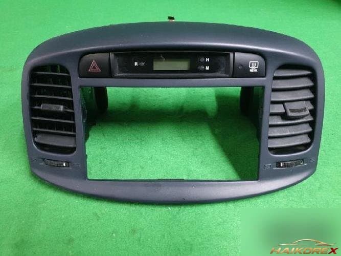 Hyundai Verna 2006 — центральная панель (фасция)