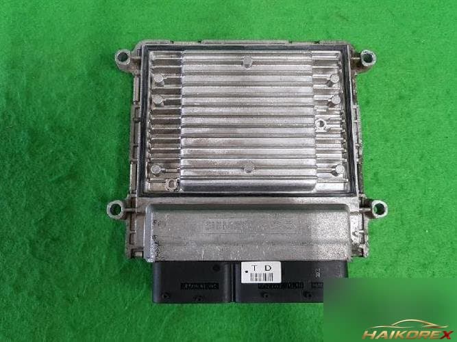 Hyundai Sonata 2005 — блок управления двигателя ECU 39100-25700
