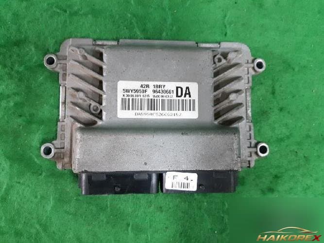 Daewoo Lacetti 2008 — блок управления двигателем ECU 96430661