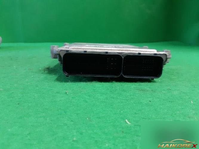 Hyundai i30 2009 — блок управления двигателем ECU 39122-2B002