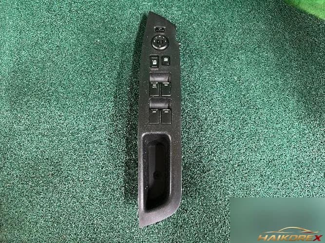 Kia Sorento 2014 — кнопка стеклоподъёмника водителя