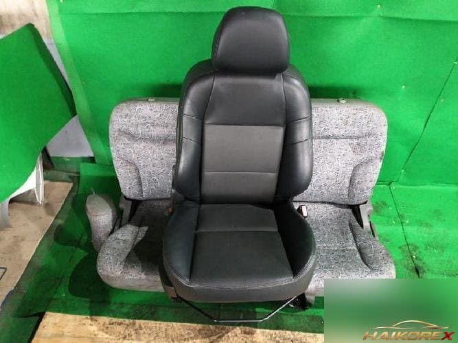 Peugeot 207 2011 — сиденье переднее пассажира