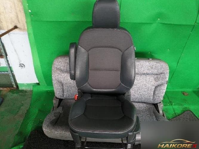 Kia Ray 2013 — сиденье водителя 88001 E2030DB2