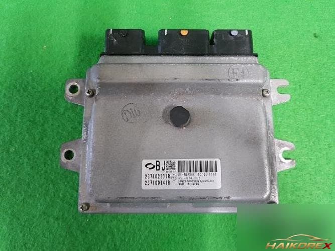 Renault SM5 2013 — блок управления двигателем ECU 2371002301R