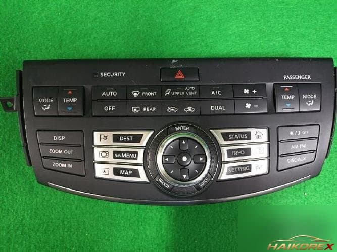 Infiniti M 2008 — панель управления аудиосистемой и климатом 28395EJ77G