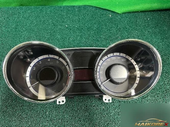 Hyundai Sonata 2011 — панель приборов 940033S011
