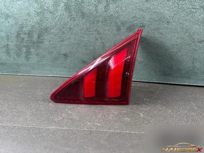 Peugeot 3008 2015 — белый фонарь багажника (3-я секция)