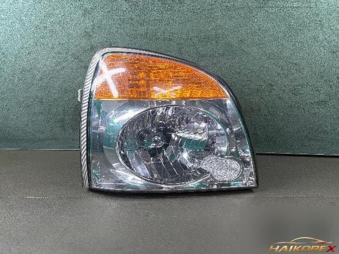 Hyundai Porter 2011 — фара головного света правая