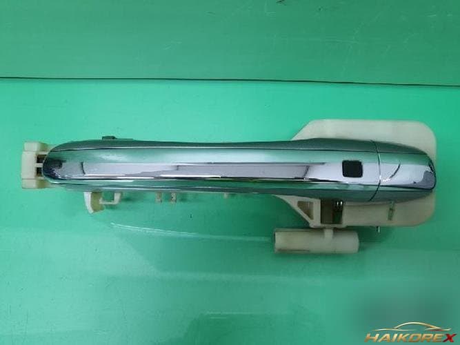 Hyundai Genesis 2011 — защёлка двери 1