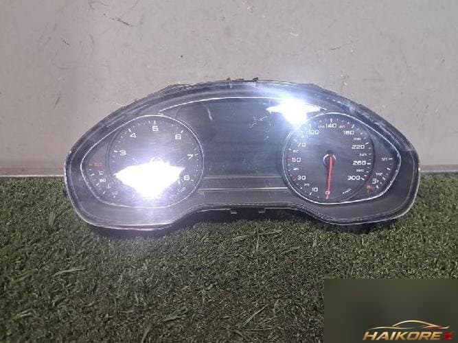 Audi A8 2012 — приборная панель 4H0920830J