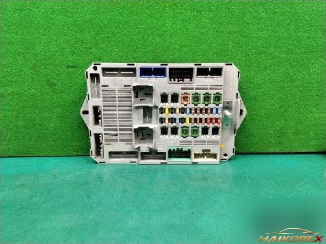 Jaguar XF 2013 — блок предохранителей салонный DX23-14D628-AG