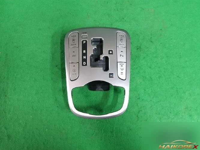 Hyundai Genesis 2008 — консоль панели КПП