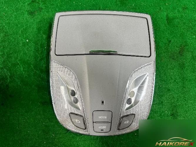 Hyundai Equus 2011 — салонный светильник 3