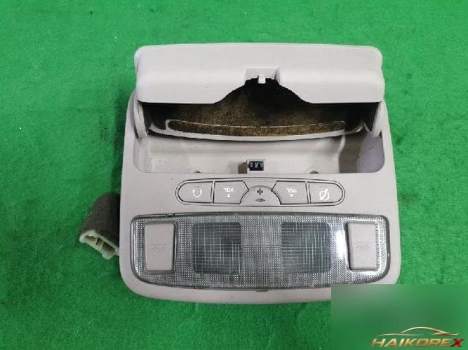 Hyundai Avante 2004 — салонный светильник 1