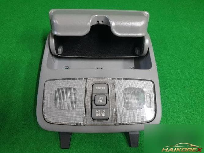 Hyundai Avante 2010 — плафон салона 2