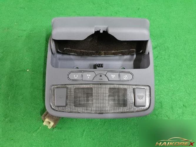 Hyundai Avante 2005 — внутреннее освещение 4