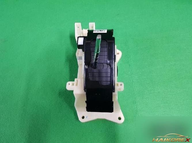 Hyundai Avante 2013 — рычаг КПП 46700-3X400