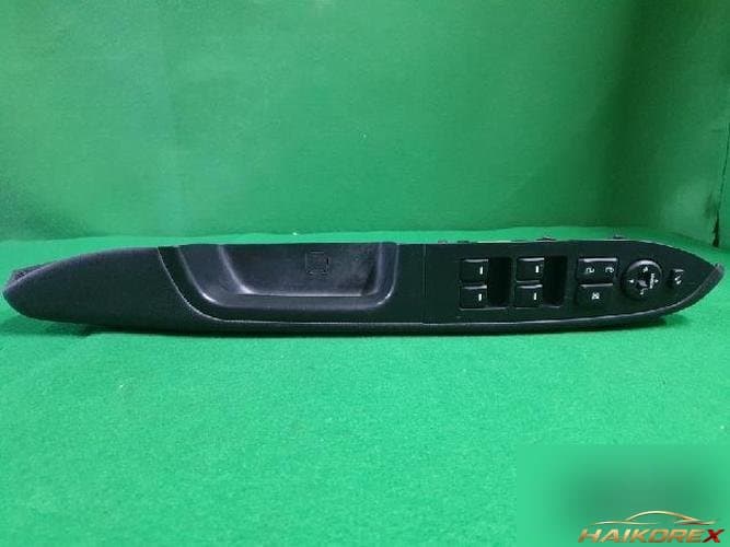 Kia Ray 2016 — кнопка стеклоподъемника 93570A3010EQ 3