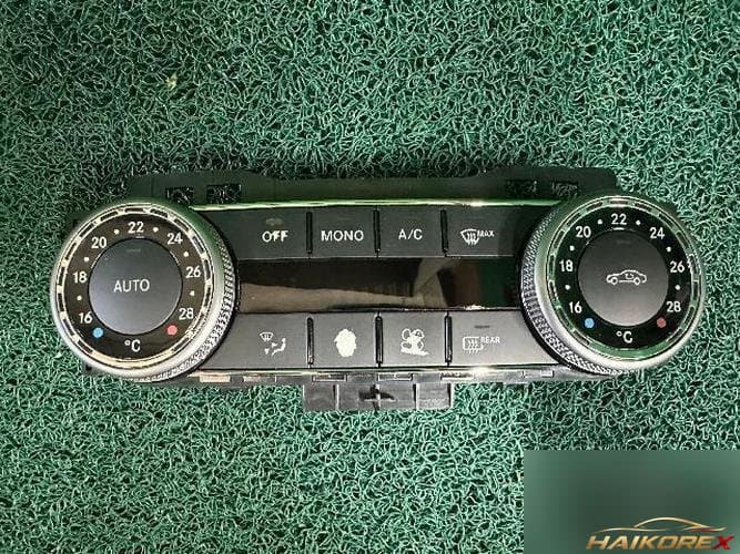 Mercedes-Benz C-Class 2011 — блок управления климат-контролем 2049009104
