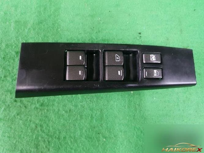 Renault SM5 2007 — блок управления стеклоподъемниками D24021-520XX