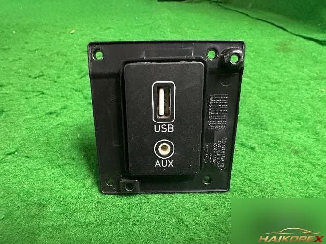 Hyundai Kona 2019 — USB AUX разъём