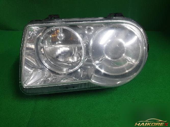 Chrysler 300 2007 — фара левая HID 10