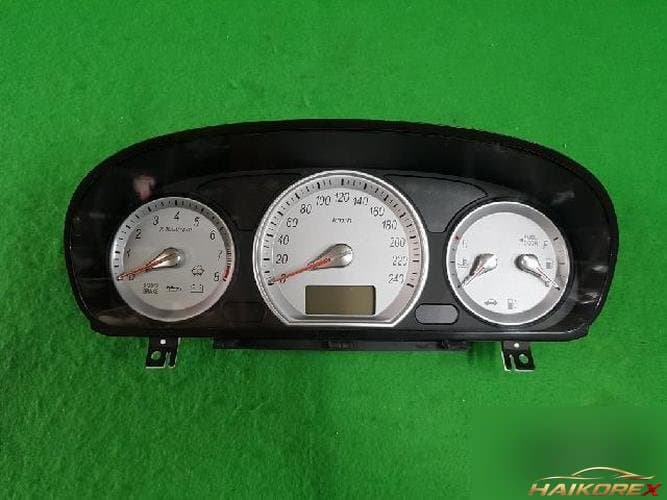 Hyundai Sonata 2005 — приборная панель 94003-3K040