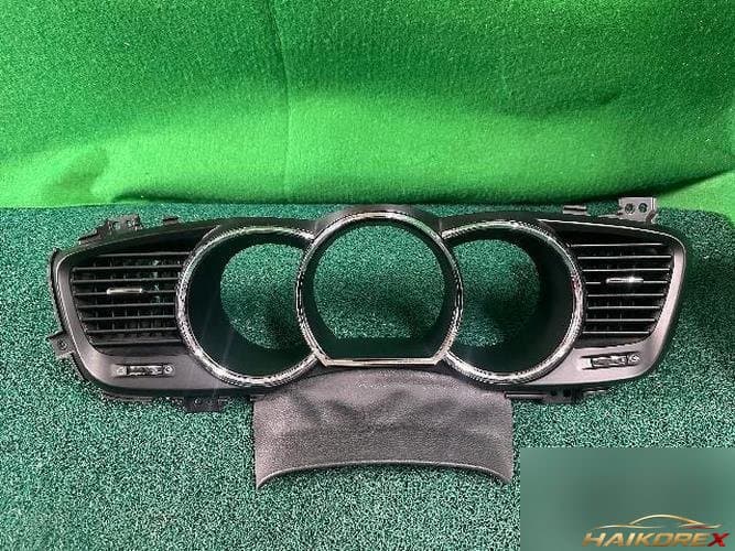 Kia K5 2011 — панель приборов с накладкой