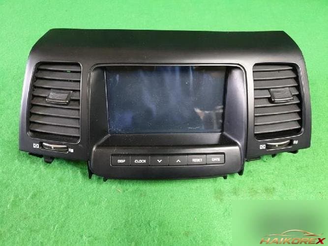 Kia Opirus 2009 — приборная панель, с навигацией