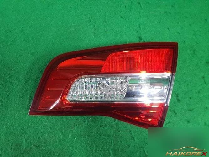 Renault QM5 2009 — накладка крышки багажника (с фонарём) 10