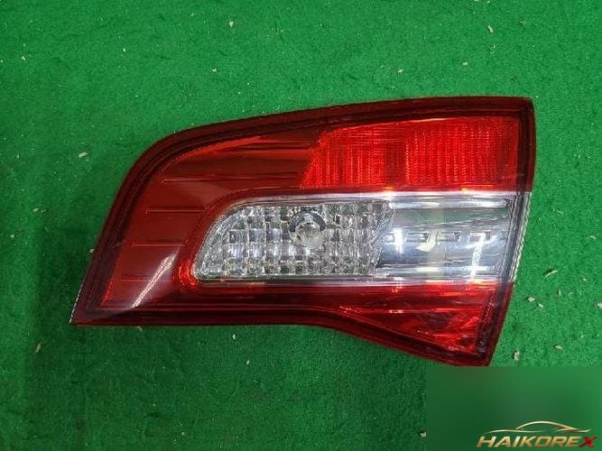 Renault QM5 2009 — белая отделка багажника (крышка багажника)